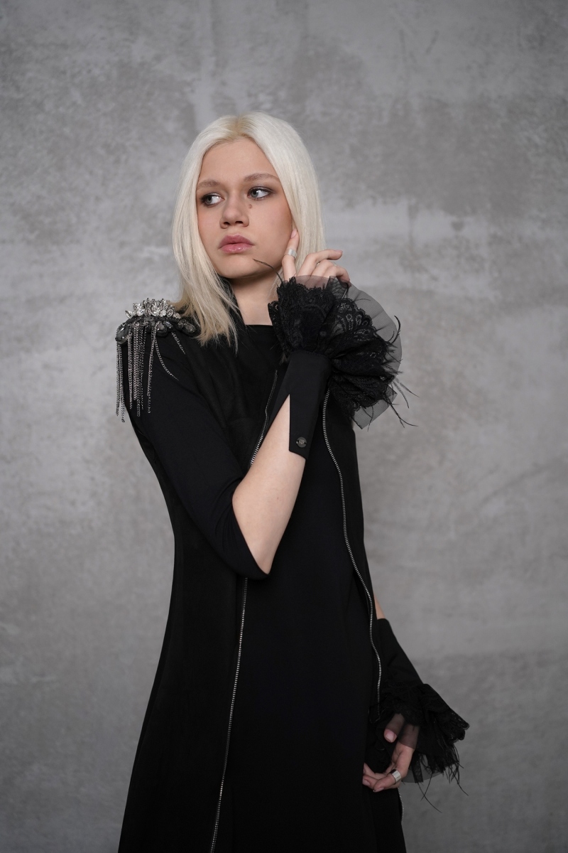 ����� Eleven Dark Shine