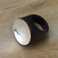 Эбеновое кольцо с серебром «Темпус»