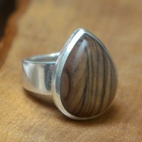 Кольцо из дерева с серебром