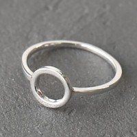 Серебряное кольцо с кругом