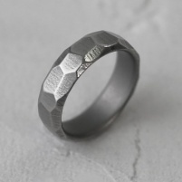 Титановое кольцо