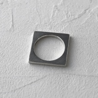 Серебряное кольцо с оксидированием Square