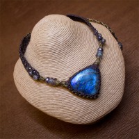 Ожерелье с лабрадоритом - Инти