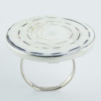 Серебряное кольцо с морской раковиной