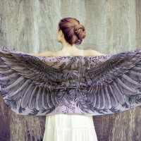 Крылатый палантин из кашемира с шёлком Violet Wing