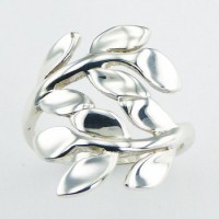 Серебряное кольцо «Олива»