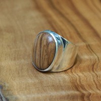 Кольцо из серебра с оливковым деревом