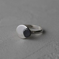 Серебряное кольцо с чернёной вставкой Orb